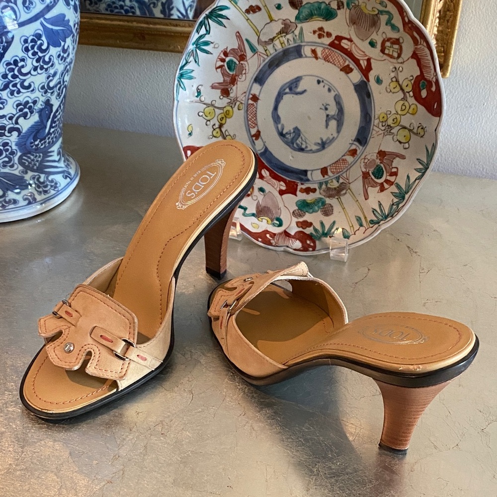 Tod's Beige Suede Heels